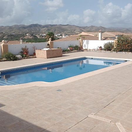 Vila Bonita Casita Luz Del Sol Arboleas Exteriér fotografie